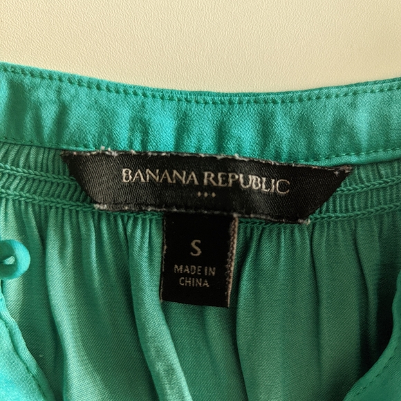 Banana Republic Silky Tank - Picture 3 of 3